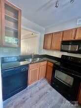 1201 Green Oaks Ln in Charlotte, NC - Building Photo - Building Photo