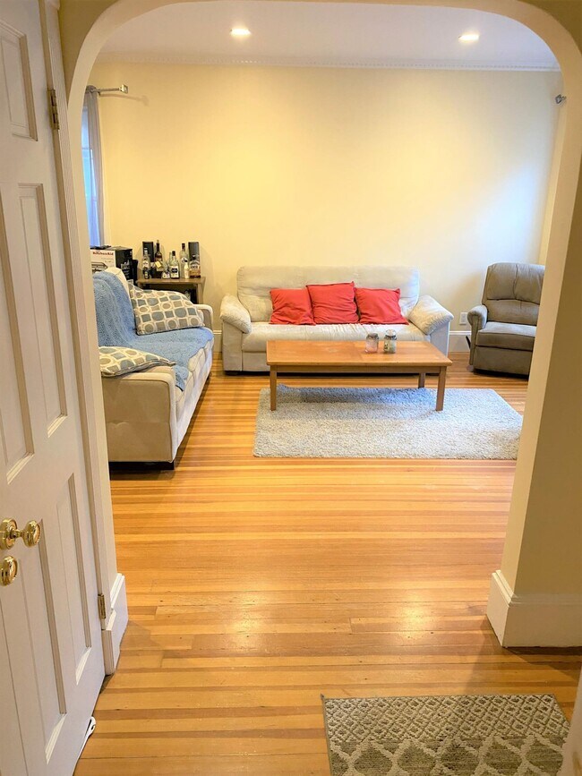 52 Maple Ave Apartments and Nearby Cambridge Apartments For Rent