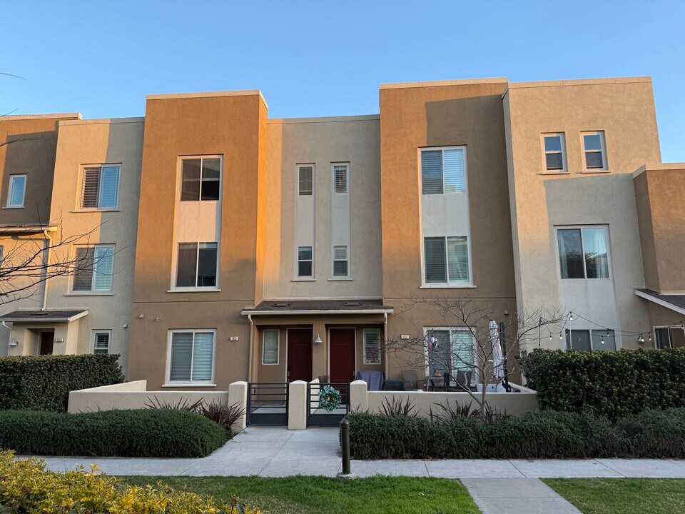 13220 Central Ave in Hawthorne, CA - Building Photo
