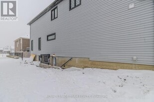 142 Lumen Pl in Ottawa, ON - Building Photo