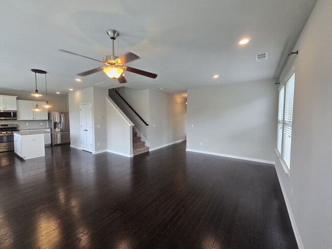 property at 3005 Montrose Ln
