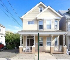 316 Devon St in Kearny, NJ - Building Photo
