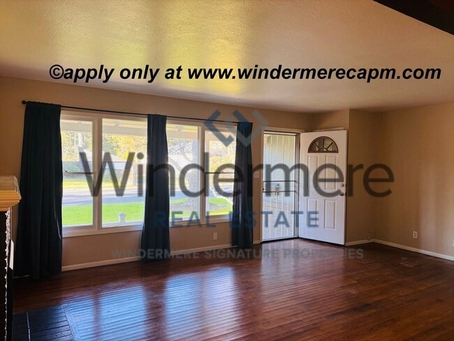 2740 Armstrong Dr in Sacramento, CA - Building Photo - Building Photo