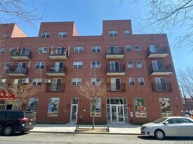 71-59 160th St in Queens, NY - Building Photo
