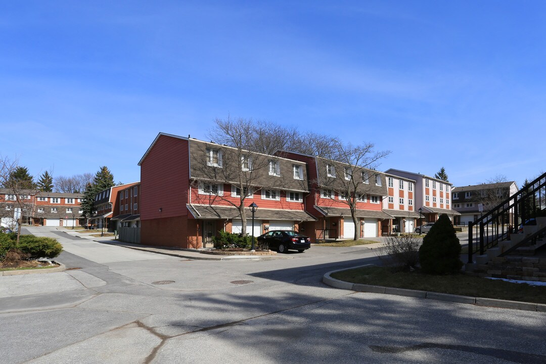 2-96 Purple Sageway in Toronto, ON - Building Photo