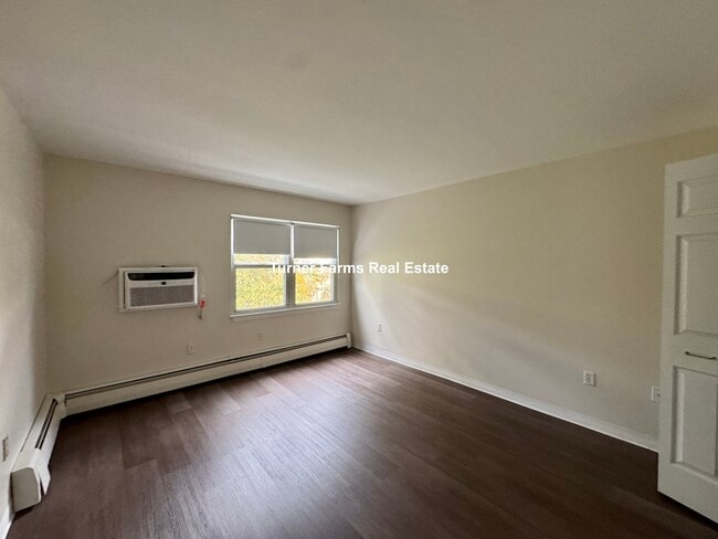 693 Parker St, Unit C in Boston, MA - Building Photo - Building Photo