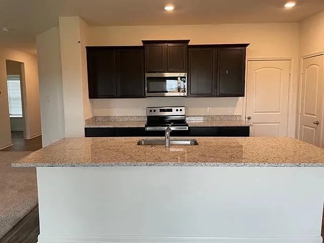 19020 Quiet Range Dr in Elgin, TX - Building Photo - Building Photo