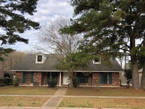 1333 Oakdale Dr in Baton Rouge, LA - Building Photo - Building Photo
