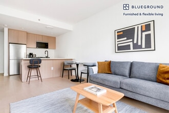 478 Kent Ave in Brooklyn, NY - Foto de edificio - Building Photo