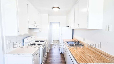1922 Ethan Way in Sacramento, CA - Building Photo - Building Photo