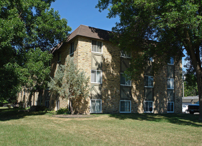 Alpine South Apartments in Forest Lake, MN - Foto de edificio - Building Photo