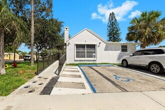 699 S Federal Hwy in Hollywood, FL - Building Photo - Building Photo