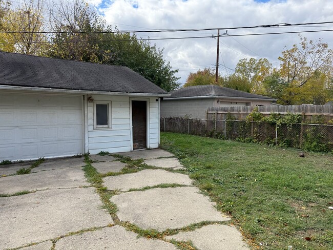 14658 Agnes Ave in Eastpointe, MI - Building Photo - Building Photo