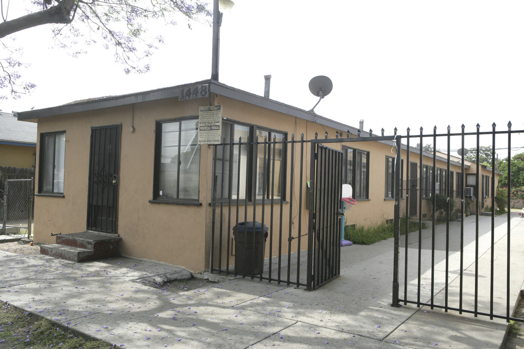 1448 W Summit St in Long Beach, CA - Building Photo