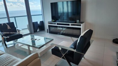 17001 Collins Ave, Unit 05 in Sunny Isles Beach, FL - Building Photo - Building Photo