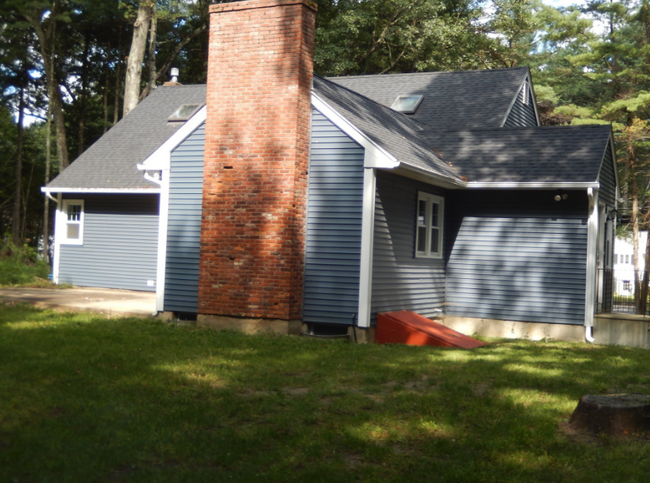 67 Plain Rd in Westford, MA - Foto de edificio - Building Photo