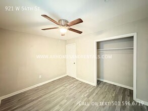 921 W 54th St in North Little Rock, AR - Building Photo - Building Photo