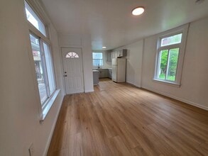 144 Comrie Ave in Braddock, PA - Building Photo - Building Photo