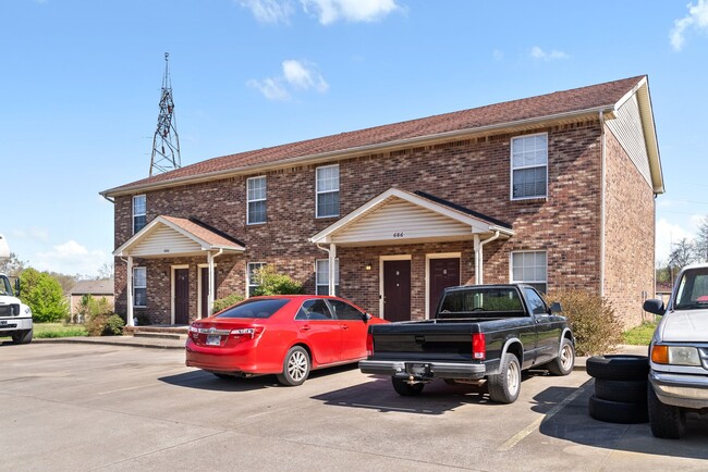 640 Needmore Rd in Clarksville, TN - Foto de edificio - Building Photo