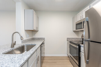 Brookefield Apartments in Raleigh, NC - Building Photo - Interior Photo