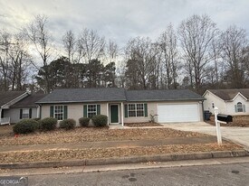 273 Village Dr in Mcdonough, GA - Building Photo