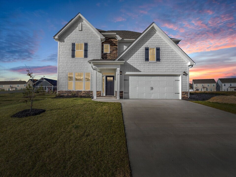 41 Silverthorne Ct in Hendersonville, NC - Building Photo