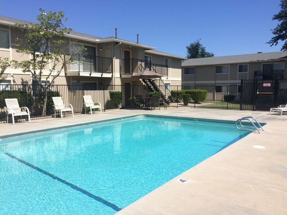 Heritage Apartments in Lemoore, CA - Building Photo