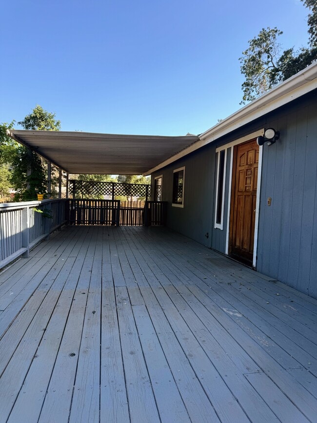 3635 Locust St in Clearlake, CA - Building Photo - Building Photo