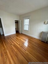 30 Lawrence St, Unit 2 in Everett, MA - Building Photo