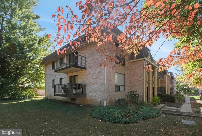 property at 356 Saybrook Ln