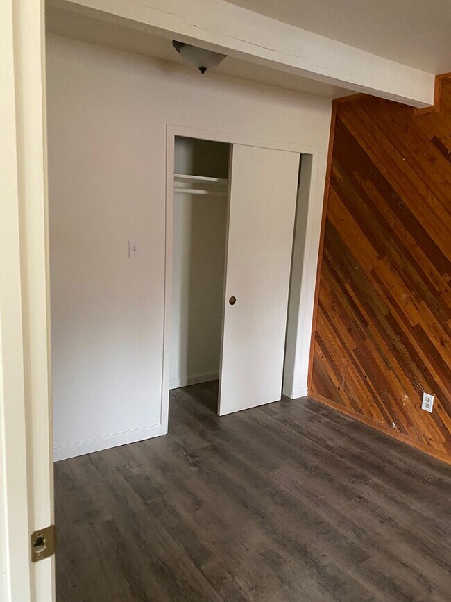 5191 Hwy 97-Unit -B in Klamath Falls, OR - Building Photo - Building Photo