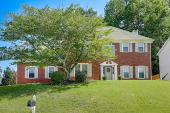 Room in House on Woodstone Dr in Lithonia, GA - Building Photo - Building Photo