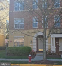 19404 Diamond Lake Dr in Leesburg, VA - Foto de edificio - Building Photo
