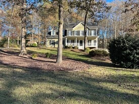 7675 Paces Ln in Gainesville, GA - Building Photo