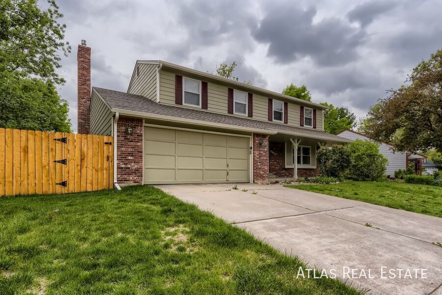 1719 Hotchkiss Dr in Fort Collins, CO - Building Photo