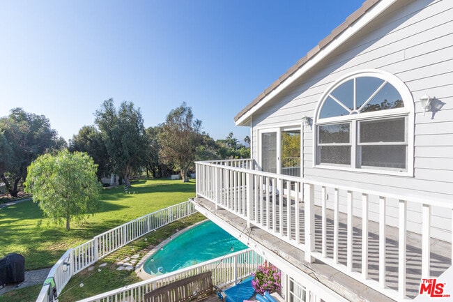 property at 6557 Wandermere Rd