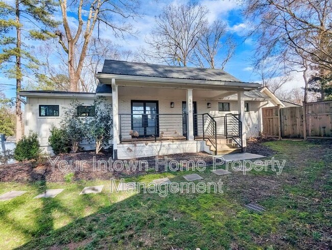 property at 2870 Ridgemore Rd NW