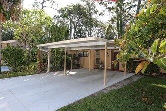 4755 Village Garden Dr in Sarasota, FL - Building Photo - Building Photo