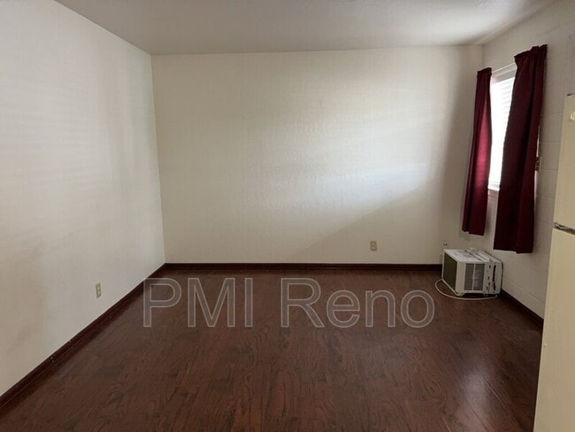 2075 Patton Dr in Reno, NV - Building Photo - Building Photo