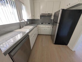 11224 Richland Ave in Los Angeles, CA - Building Photo