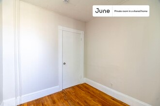 Private bedroom in 3 bed/1 bath Home in Boston, MA - Building Photo - Building Photo