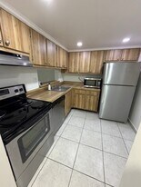 8635 NW 8th St, Unit 204 in Miami, FL - Building Photo
