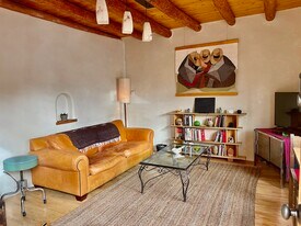 706 Galisteo St, Unit Adobe unit with yard in Santa Fe, NM - Building Photo