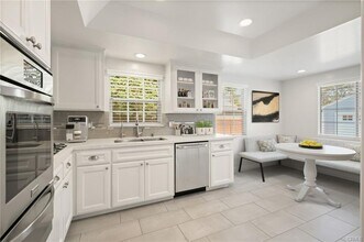22055 Del Valle St in Los Angeles, CA - Building Photo - Building Photo