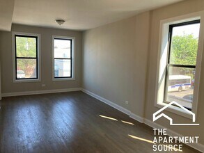 2351 N Kimball Ave-Unit -2 in Chicago, IL - Building Photo - Building Photo