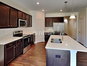 7424 Garrett Ct in Charlotte, NC - Building Photo - Building Photo