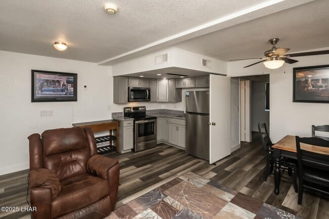 256 Lake Havasu Ave in Lake Havasu City, AZ - Building Photo - Building Photo