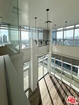717 W Olympic Blvd in Los Angeles, CA - Building Photo