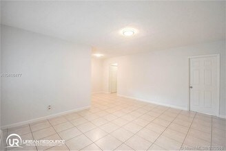 7311 Byron Ave-Unit -10 in Miami Beach, FL - Building Photo - Building Photo