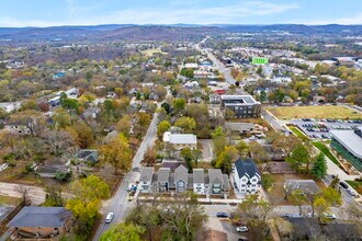 349 W Rock St in Fayetteville, AR - Foto de edificio - Building Photo